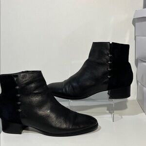 Regarde Elegant Black Leather Ankle Booties